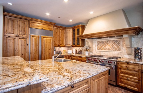 Warm Springs Condo | Lux Baldy Vista at Warm Springs Home + Hot Tub - Walk to SV Ski Lifts