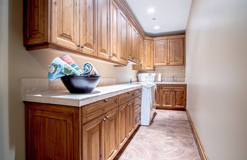 Warm Springs Condo | Lux Baldy Vista at Warm Springs Home + Hot Tub - Walk to SV Ski Lifts