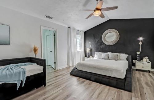 Vilano Beach House | Lux Beach Cabana - Close to Beach & Restaurants