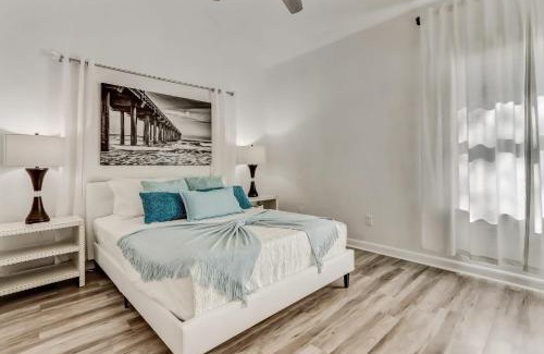Vilano Beach House | Lux Beach Cabana - Close to Beach & Restaurants