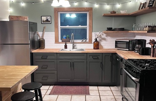 Newton County Cabin | Lux Cabin: Buffalo River, hiking trails, floating, WiFi, Laundry, Dog friendly