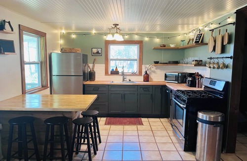 Newton County Cabin | Lux Cabin: Buffalo River, hiking trails, floating, WiFi, Laundry, Dog friendly