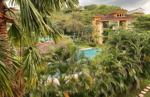 Tamarindo Condo | Lux condo: Fully equipped, 4 pools, near beautiful beaches, 10min from Tamarindo
