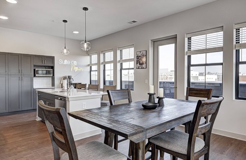Speedway Condo | Lux Condo in Speedway 5 miles from Downtown Indy!