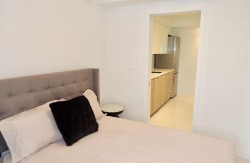 City Center House | Lux design 2 bedroom unit sleep 4 in SoBe bst area