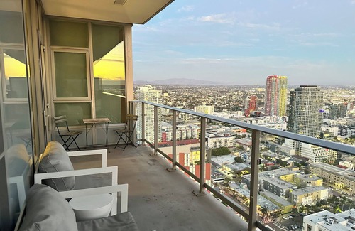 Civic Core Apartment | Lux Downtown SD ~ Skyline ~ Gaslamp & Petco Park