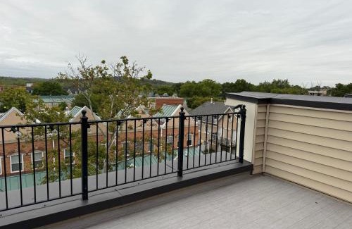 Northeast House | LUX Entire House 4BR in DC - Private Garage