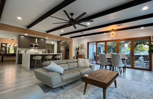 Camelback East Villa | LUX Executive Biltmore Oasis/Remote Work Resort
