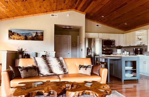 Clyde House | Lux Family Friendly Mountain Home
