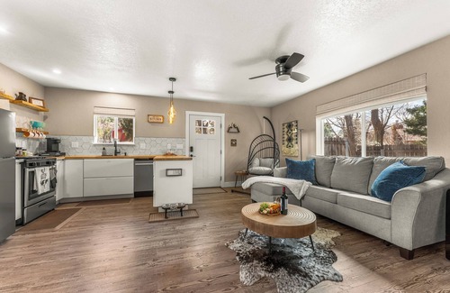 East Colorado Springs House | LUX Guest Suite Near Amazing Hiking Trails
