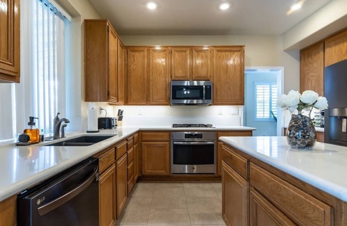 Santa Clarita House | Lux Haven with Movie Theater, Hot Tub, Office, and Grill NestNights