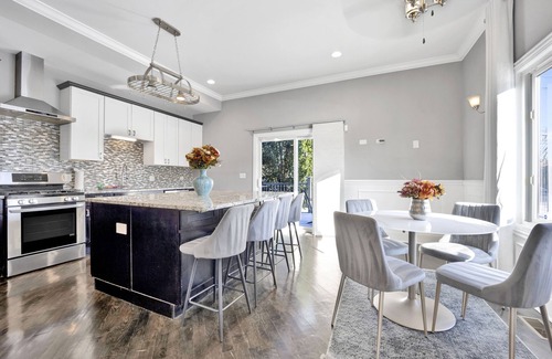 Grand Boulevard House | Lux Home in Chicago 7mins Downtown