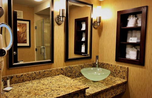 South Arlington Hotel | Lux Hotel & Spa, Trademark Collection by Wyndham