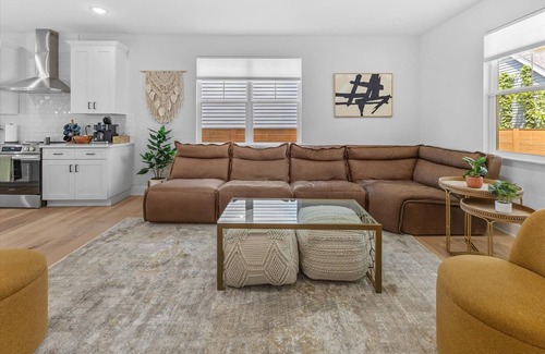 Holy Cross House | Lux House Furnished for Comfort