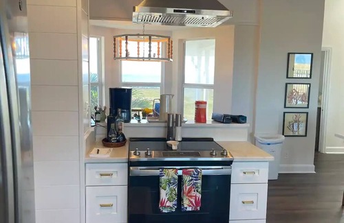West End House | Lux House West End, Old Bahama Bay Resort