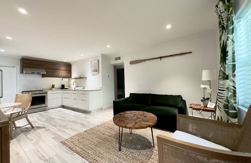 Delray Beach House | Lux King bed 2br 1bath, walk to everything