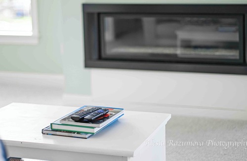 Hull Apartment | Lux KING Bed, Fireplace w/ Patio — 5 min from the beach!
