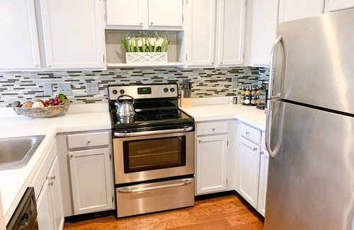 Woodcroft House | Lux King Suite- 16 miles of walking trails, central to Duke, UNC & RDU Airport