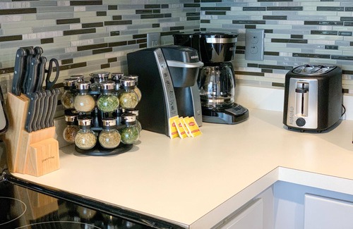 Woodcroft House | Lux King Suite- 16 miles of walking trails, central to Duke, UNC & RDU Airport