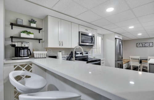 Smyrna House | Lux Lake Laurel retreat-King-Dogs Welcome! Sleep 6
