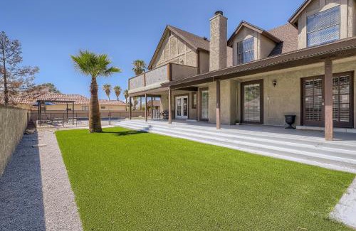 Spring Valley Villa | Lux Life! Central Location For Business Or Play!