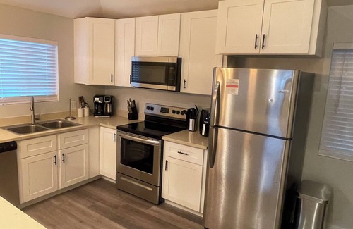 Klamath Falls House | LUX Lovely White Casita 3BR/2BA