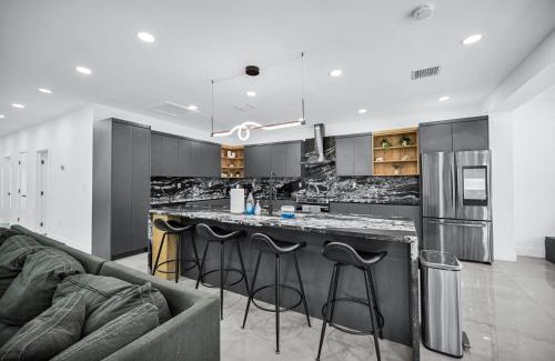 Buena Vista Villa | Lux Modern 4BR Villa with Pool in Miami