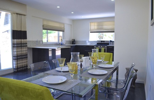 Hillcrest Apartment | Lux Modern Mission Hills Canyon Apartment! Centrally Located in the heart of SD!