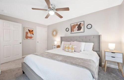 Durham Apartment | * Lux Modern Retreat * Downtown * King Beds *