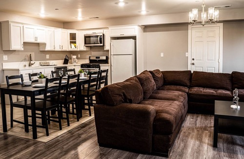 Florence-Graham House | ☆Lux Modern & Spacious 5BR home in Los Angeles☆- N