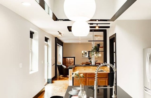 Pendleton Apartment | Lux Parkside 1BR | Patio & Sun Deck | Free Parking