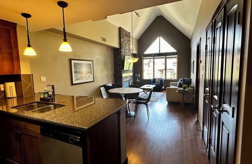 Canmore Condo | Lux Penthouse Suite with Amazing Views