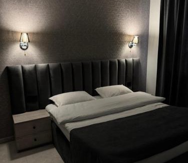 Parakar Hotel | Lux Plaza Hotel EVN airport