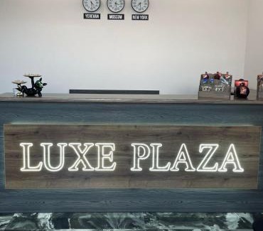 Parakar Hotel | Lux Plaza Hotel EVN airport