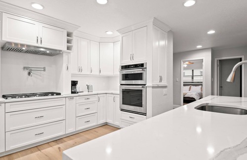 Davis Islands Villa | ★ Lux Pool Mansion with GOLF CARTS | KING BEDS |★