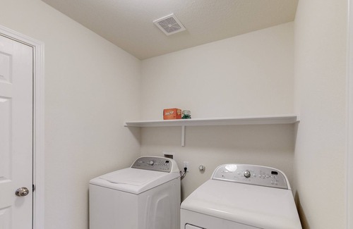 Aubrey House | Lux Private Aubrey Getaway Minutes From Frisco