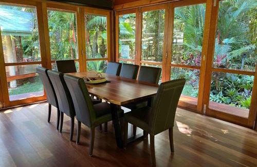 Eubenangee House | Lux rainforest lodge - 1 King, 2 Singles