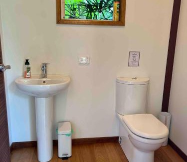 Eubenangee House | Lux rainforest lodge - 1 King, 2 Singles