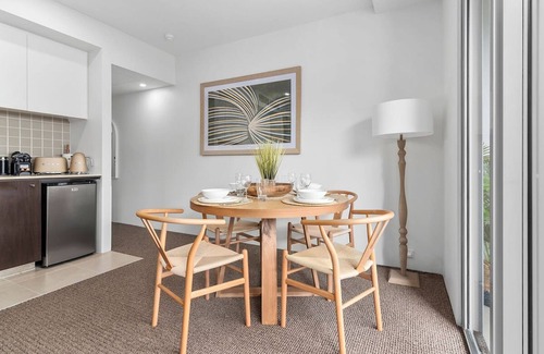 Cairns Central Business District Apartment | Lux Retreat - Waterfront Gym Prime Location