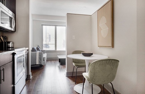Seaport District Apartment | Lux Seaport Studio w/Gym on Harbor by Blueground