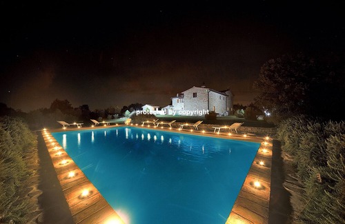 Civitella in Val di Chiana Villa | Lux Stone Villa saltwater Pool near Siena