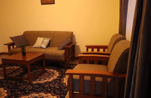 Narok House | Lux Suites Ebony Mara House