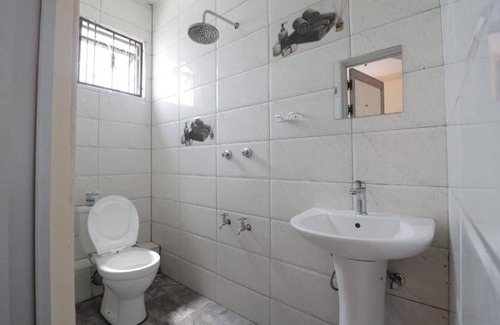 Tangana Apartment | Lux Suites Ganjoni Studio Apartment
