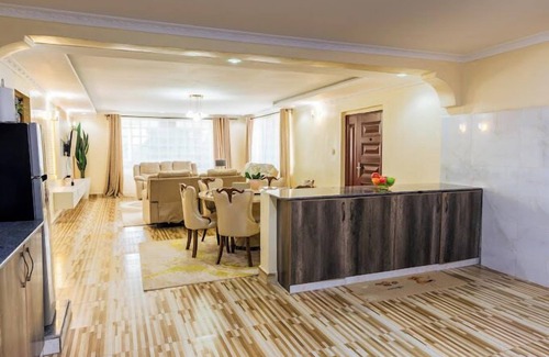 Naivasha House | Lux Suites Golden View Manor Naivasha
