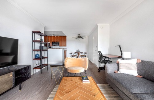 Torrance Apartment | Lux Torrance 1BR w/Roofdeck, Tennis, near Shopping, Beach by Blueground