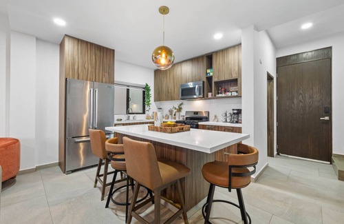 Playas De Tijuana House | Lux townhome 10 minutes to beach & downtown!