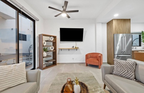 Playas De Tijuana House | Lux townhome 10 minutes to beach & downtown!