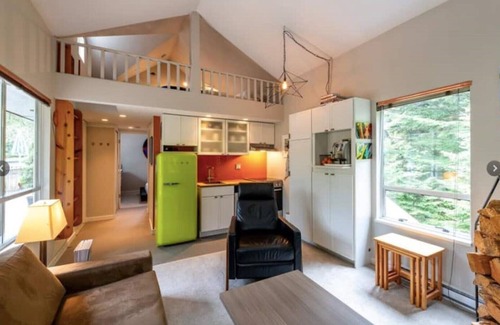 Whistler Creekside House | Lux Townhome in the Trees - Walk to lifts!