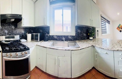Rathwood House | LUX VAC HOUSE SHORT/LONG RENTAL SQ1 HEART OF MISSISSAUGA ON-CANADAnPEARSON APT