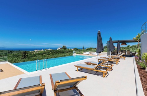 Kontomari Villa | Lux Villa ★Top Sea View ★ Gym & 6 bedrooms★Private Heated Pool
